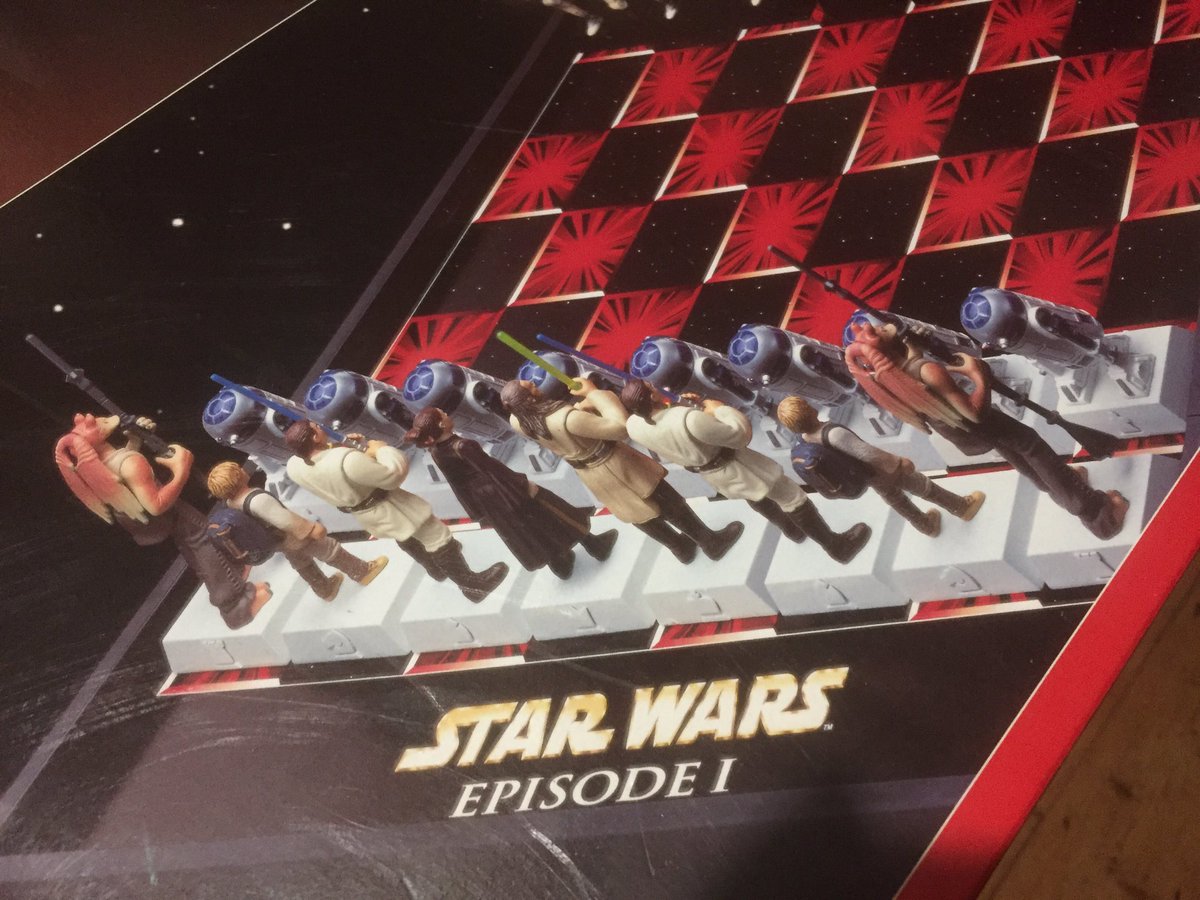 Willis_Darling's tweet photo. Highlights on the Light Side include twin Obi Wans as bishops and some brute gungans https://t.co/0V6FhNuxEh