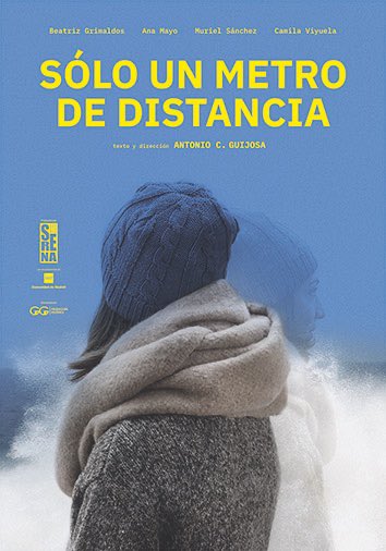 La herida psicológica de una mujer que sufrió abuso sexual en la infancia. Las personas que la rodean, la incomprensión. 4 actrices magníficas #SoloUnMetroDeDistancia Una obra dura, sensible. Una puesta en escena que se excede en lo narrativo, que tarda en volar.