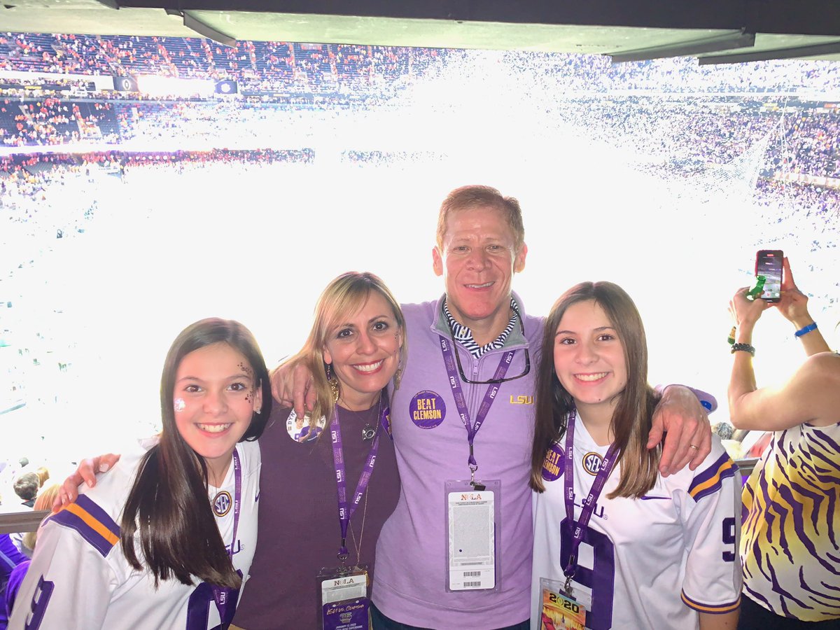 DavidEFunes's tweet photo. This @LSUfootball National Championship was extra special &amp; different from the others for a couple of reasons. 1) #LSU had @Joe_Burrow10 &amp; a dominating offense  2) We were able to enjoy it as a family and watch it with extended family &amp; good friends. 

Truly blessed. #GeauxTigers https://t.co/SID9V4nyvl