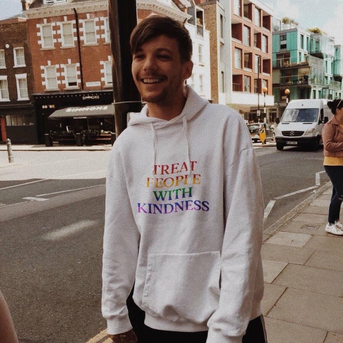 Lou_and_hazza28's tweet image. When they wear each others merch😍😍
@Harry_Styles @Louis_Tomlinson