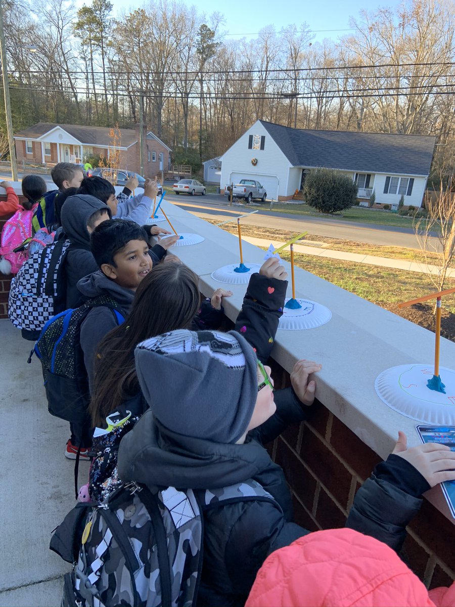 katherine_wacks's tweet photo. We made wind vanes as part of our science unit on weather! @Enon_Elementary https://t.co/olBSHEC0eD