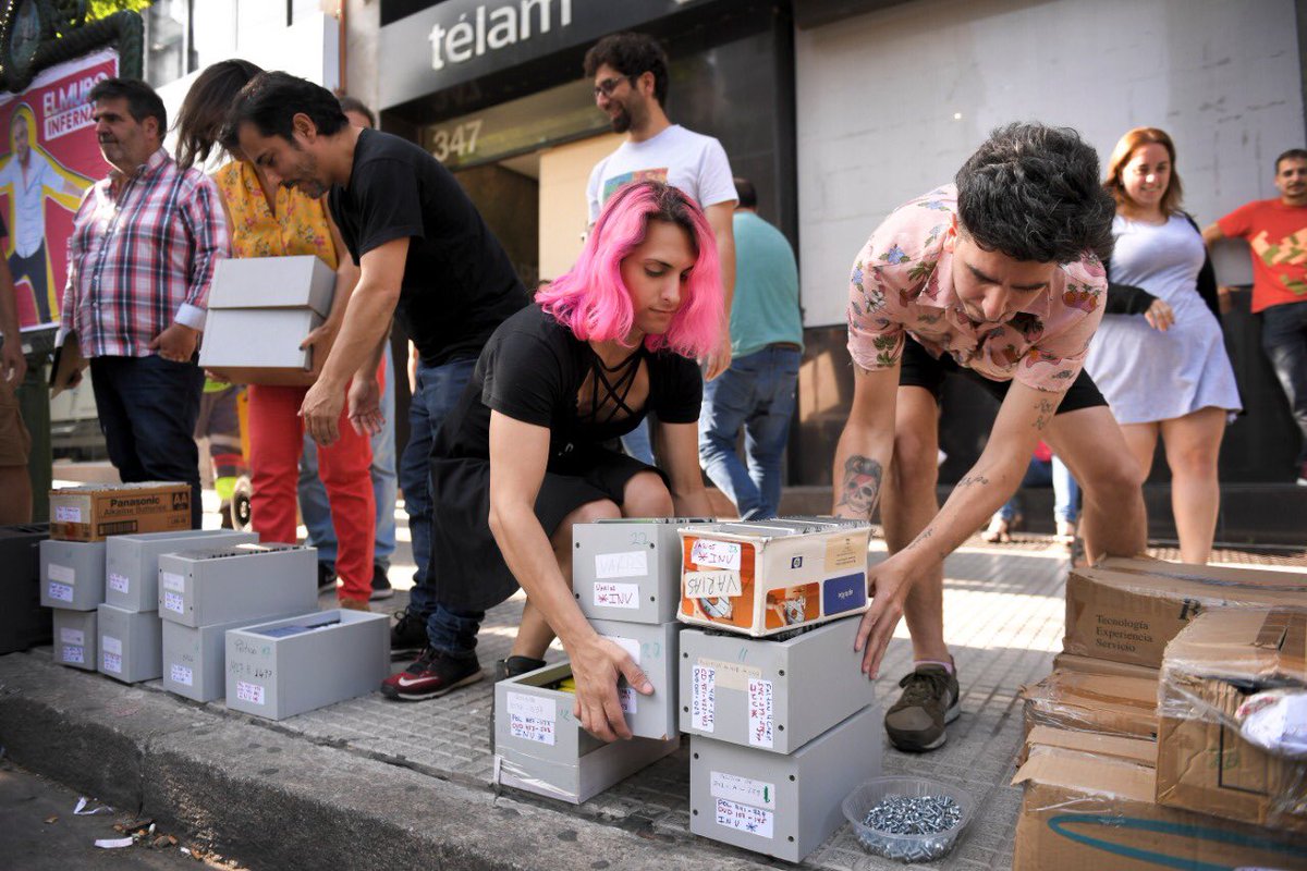 somostelam's tweet photo. #Hilo | A un año y medio de los despidos ilegales y persecución en la agencia Télam, lxs trabajadorxs de la agencia y del sector de archivo, pudimos recuperar el material confiscado por las autoridades de la gestión macrista: Carlos Rosendo Villoldo y Esteban MacAllister. (+) https://t.co/Wx7tY07CtE