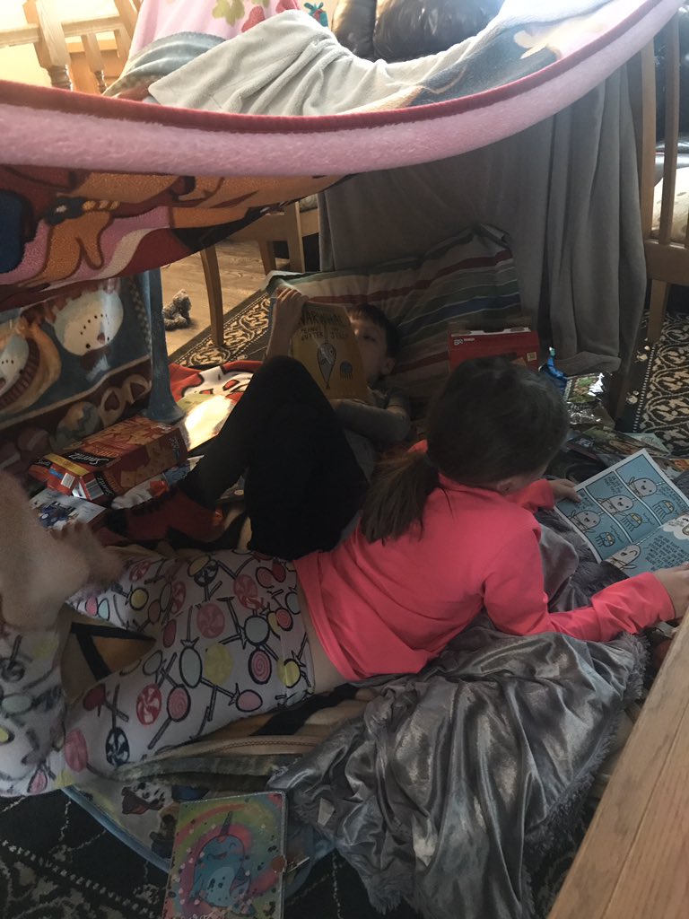mrspurcell77's tweet photo. E-learning at its best! 📖 ⛺️ #snowday #Proud2bMPS @Cottonwood_Elem https://t.co/EMma6nJfxK