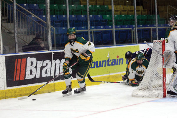 I caught up with Prince Albert Mintos blueliner Chase Pauls yesterday to discuss his recent call-up to the Lethbridge Hurricanes, which saw him score his first career WHL goal last Saturday night

paherald.sk.ca/2020/01/17/pau…