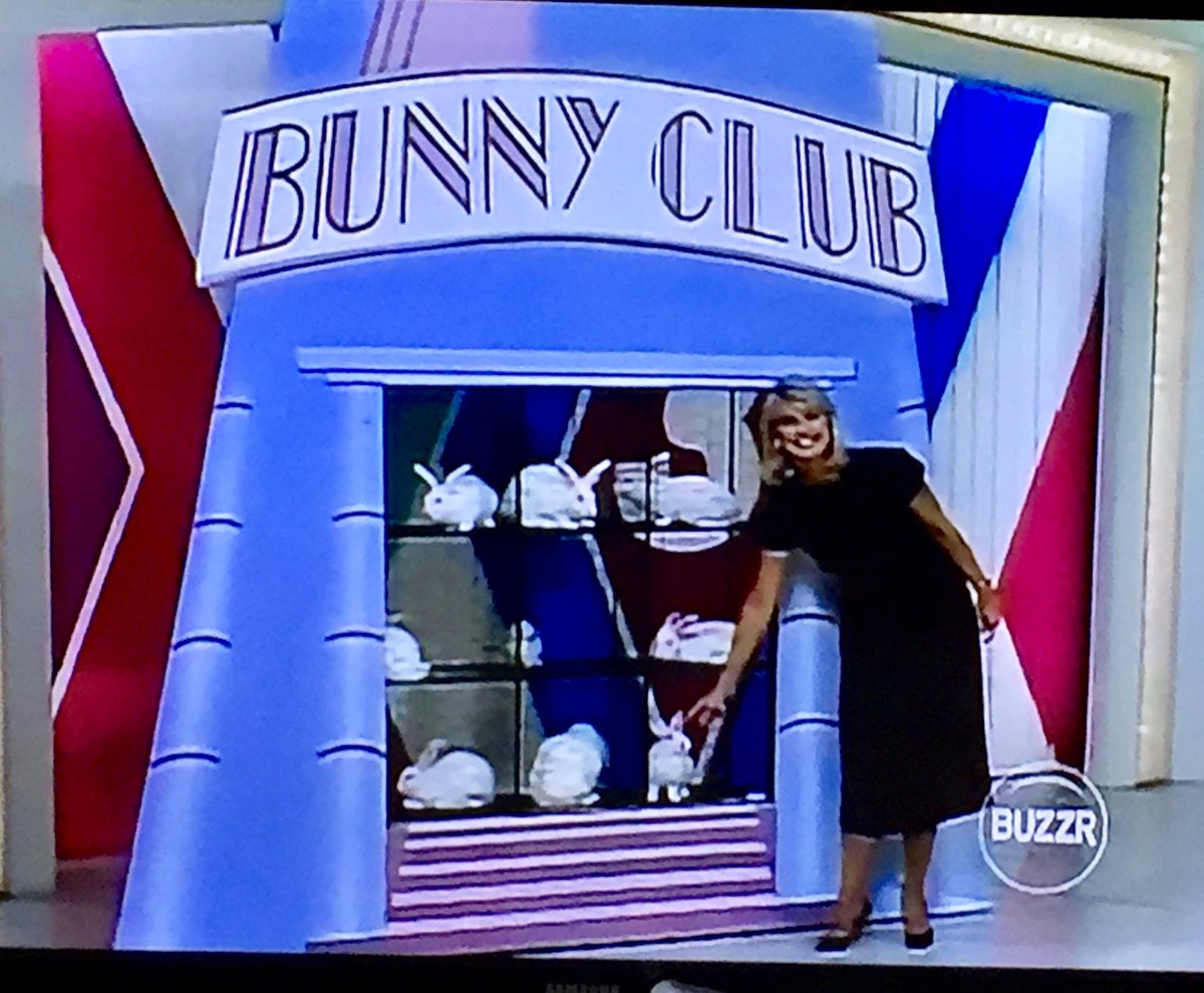 JaredSchnabl's tweet image. @TheBunnyMuseum @giantrufus Was watching @letsmakeadeal from 1985 on @BUZZRtv and apparently, this was a zonk.  Getting zonked with #FlemishGiants?!  I’d be like, “Did I win the big deal?!  Is it my birthday?!”  I’ll take these over a car!  🐰❤️🐇