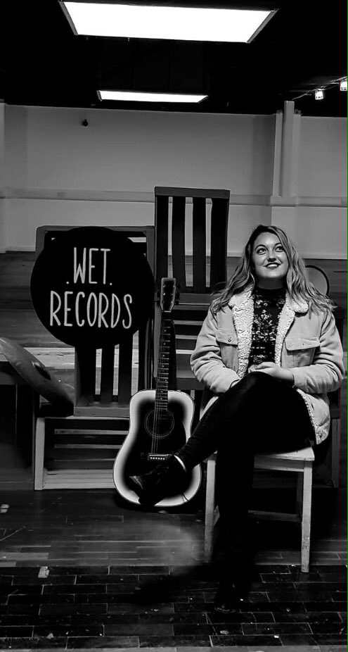 WetRecordsUK's tweet photo. The fabulous Neve Stokoe ~ blew us away with her self penned song ~ JIGSAW PIECES ~ Wet Records Acoustic Session @CafeINDIE______  🌟💫🌟💫🌟 https://t.co/rOaqTPYos1
