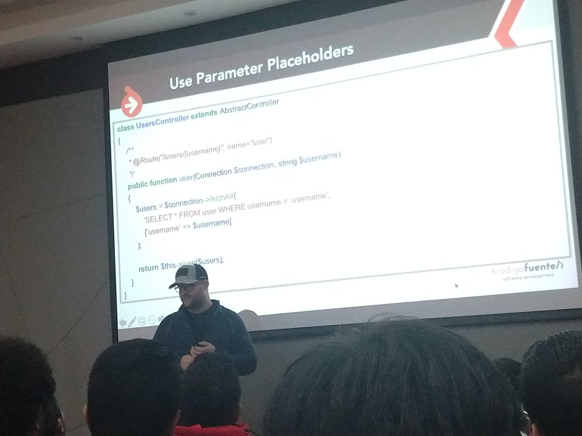 urielasecas's tweet image. Ahora en #phpqro2020 @jwage hablando de @doctrineproject