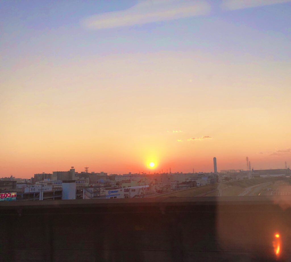 ycu_stepup's tweet photo. おはようございます☀️

今日はセンター試験ですね🔥🔥
受験生のみなさんが今まで積み重ねてきた力を発揮出来るよう、ステップアップ一同願っています！

これは今年の初日の出の写真です。綺麗な写真を見てリラックスしてもらえたら嬉しいです😌 https://t.co/tCIg5BA2Gk
