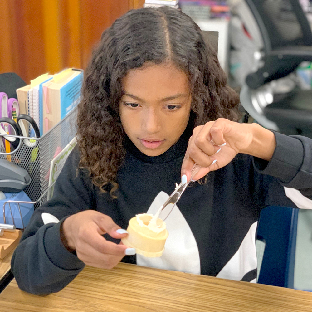 sierracanyon's tweet photo. Our 5th grade students continued to widen their worldwide perspective in this week’s #LearningForwardFriday. Students learned about Canadian culture and created a yummy replica of the Stanley Cup. #WeAreSC #Hockey #StanleyCup #LearningForward https://t.co/1EwybECpLx