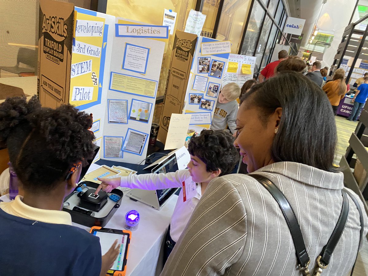 jkokladas's tweet image. Today was definitely one of the best days of my career! #SSAjuniorschool 3rd graders engaged adults &amp;amp; students in high level conversations and challenges from their STEM journey. They were definitely 💫at the #STEAMshowcase. 🙌#STEMpilot @shady_side #habitsofmind @transformED_aiu