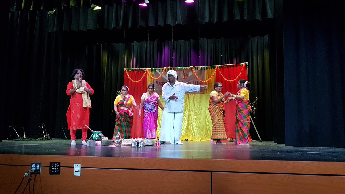 DonHamilton_'s tweet photo. @cityofmarkham @awkeyes @frankscarpitti Enjoying Thai Pongal, festival of Thanksgiving, here at Bill Hogarth high school, with local Councillor Andrew Keyes. https://t.co/PbaIBL3P3p