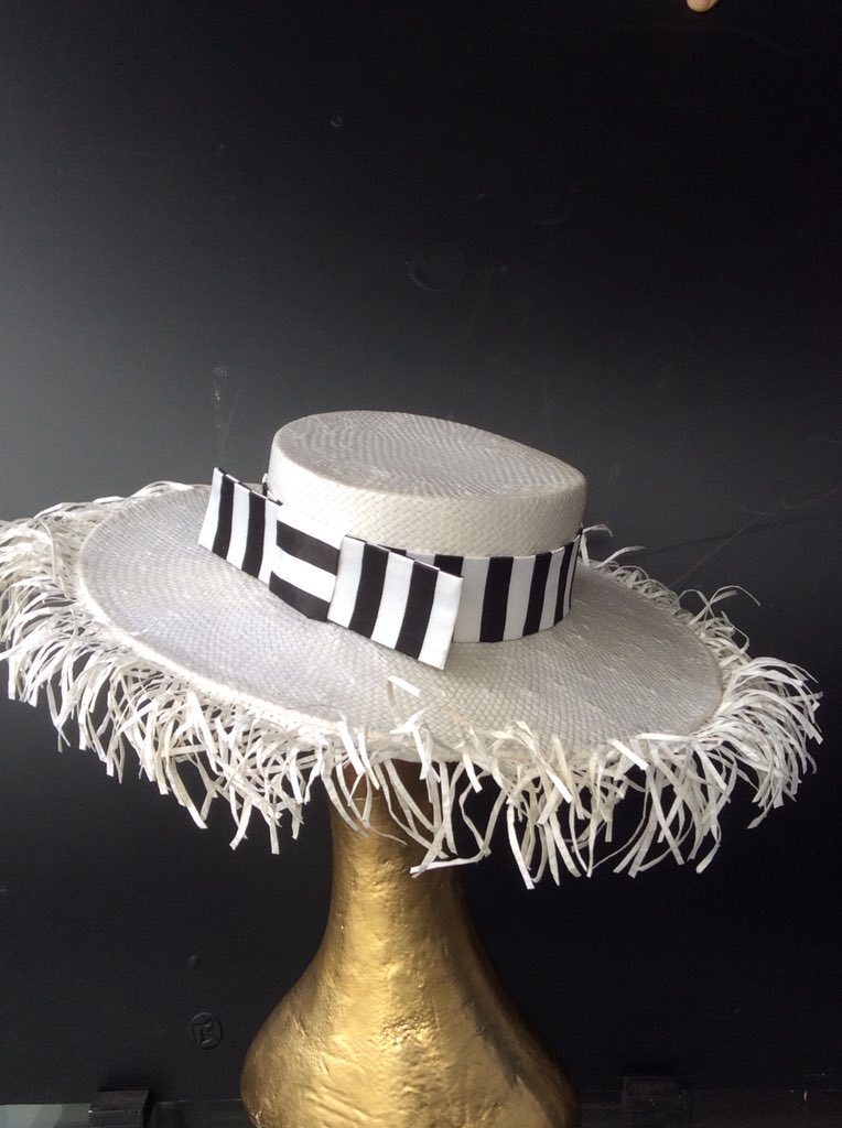 ZiaPazza_lcm's tweet photo. #milliners4recovery Our 30th hat👏🏻Fascinating Hats #milliner Janine Newell is offering this 22” boater in natural fibres with natural colour variations. Trimmed with black and white satin. Proceeds to @FundGippsland She made this between shifts volunteering at relief centres😇 https://t.co/y8YhMKAYP8