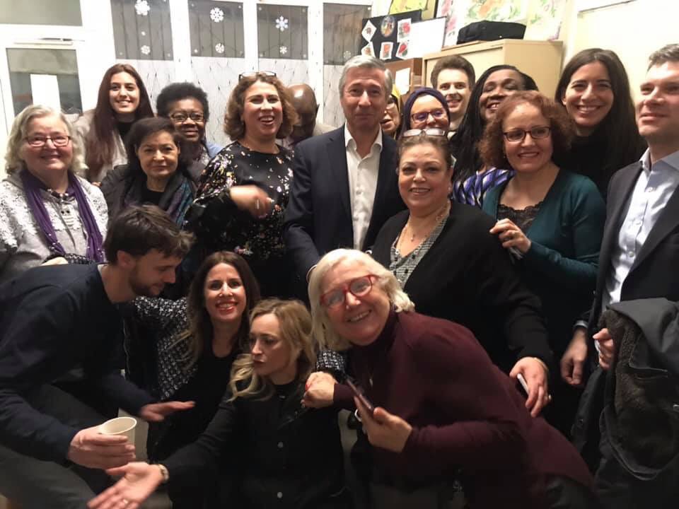 olga_johnson's tweet photo. Belle soirée-galette de l’asso #QuartierDeSoleil. Merci à Hana, Hamida et l’équipe de sortir les femmes de l’isolement à travers la création artistique, l’entraide, le lien intergénérationnel.
Merci aux associations présentes.
#EpinettesBessières @ParisEnsemble75 #AvecBenjamin https://t.co/FEdMZjwubY