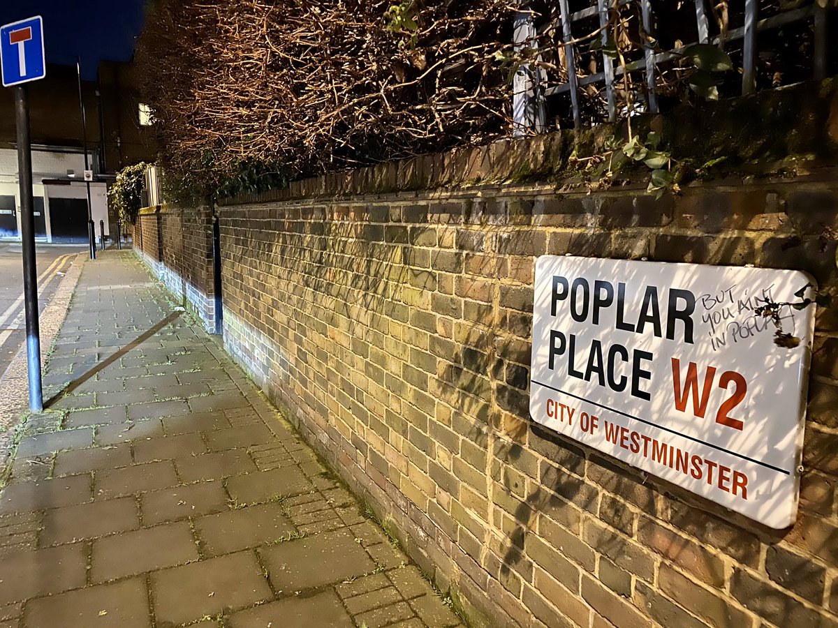 MPSLancasterGte's tweet photo. PC Ali from #LancasterGate SNT had the privilege of working a shift with Violent Crime Task Force officers this eve.
Between the 4 officers they had over 20 #StopAndSearch majority being on Queensway & Inverness Terrace #W2
Drugs seized, The work continues… https://t.co/xhgBxaVcpu