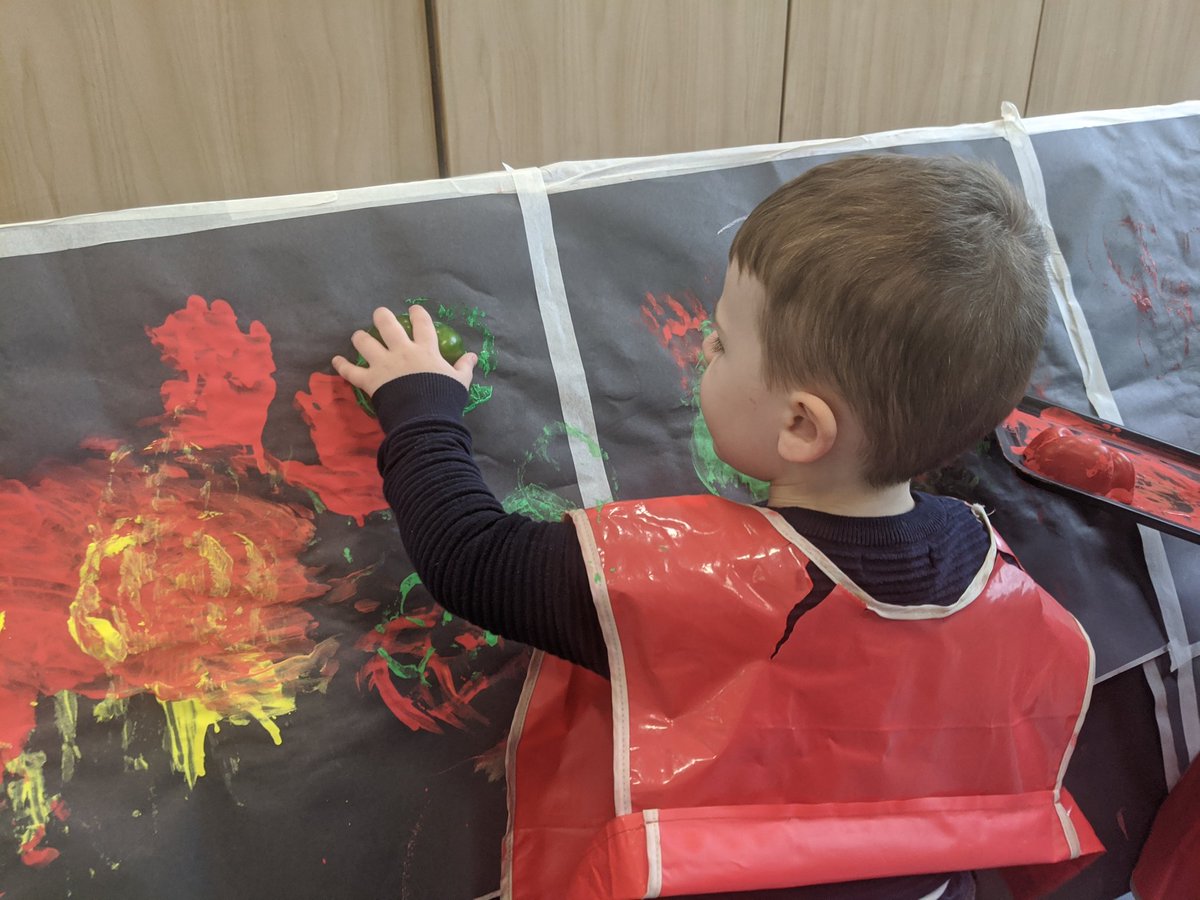 anfieldroadeyfs's tweet photo. #BabyBugs used peppers to #MarkMake with paint. They were very creative 🖼️🎨🖌️ https://t.co/IoaSMR23it
