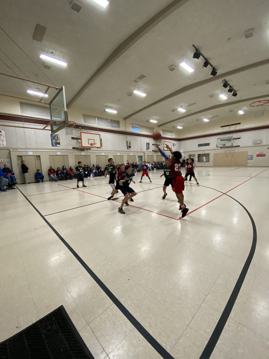 MrsPerryTRE's tweet photo. Packed house at Two Rivers as our Otters take on Paso Verde!! 🏀 #gootters #TwoRiversElementary #tre #NatomasUSD @NatomasUSD @natomasbuzz @TonjaJarrell @AthleticsNusd https://t.co/AHcBhckEnE