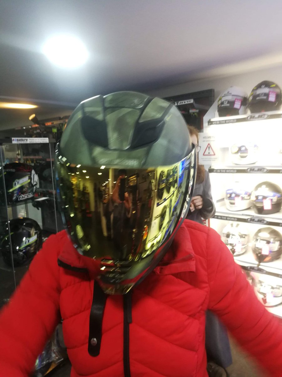 KilmuirSong's tweet photo. Need a new helmet for bali adventures.. https://t.co/lhrn7L4J07