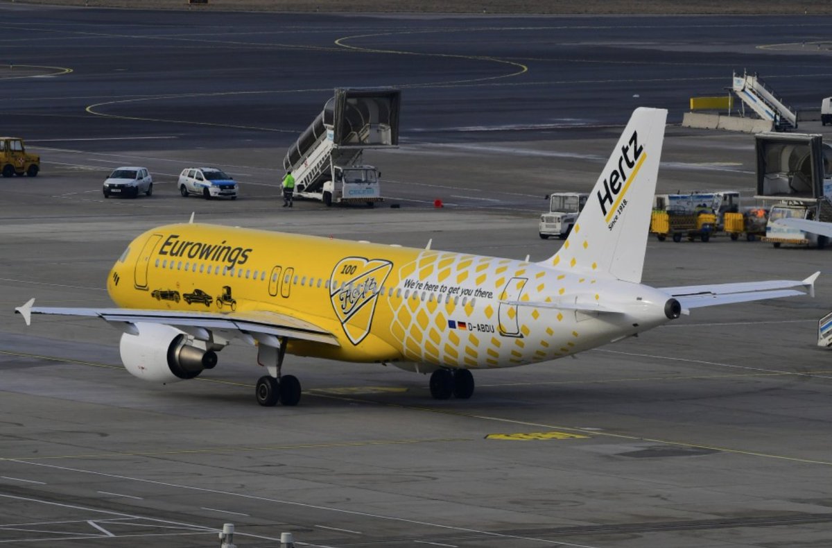 GeekAirline's tweet photo. Eurowings "Hertz 100 years" #A320  #logojet. #avgeek #airplane https://t.co/mjkf2svSJX