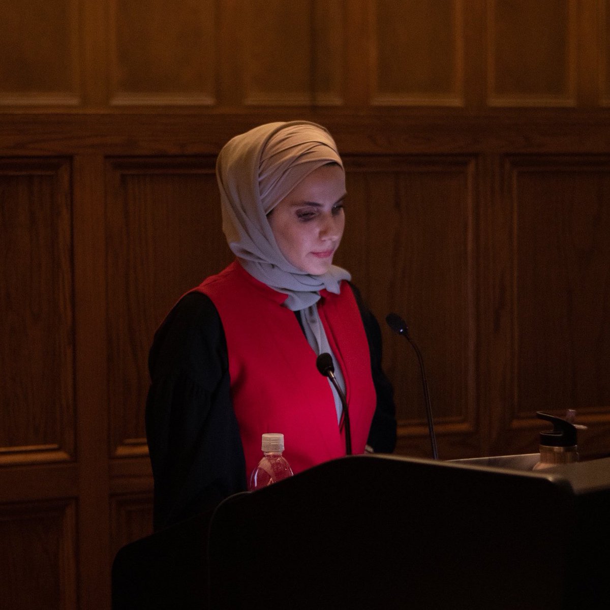 Great thanks to the University of Illinois <a href="/illinois1867/">PARODY UIUC</a>  and their students for inviting me to speak at their campus about the representation of minorities in the media especially Muslims.
شكراً لجامعة إيلينوي العريقة وطلابها لدعوتي للحديث عن تمثيل المسلمين في الإعلام الغربي