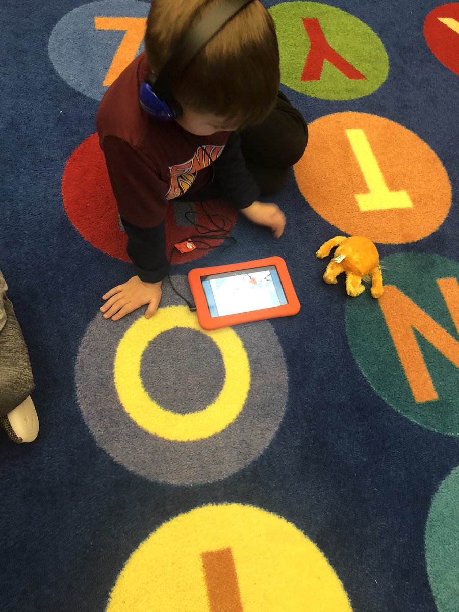 LCE_Lion_Lib's tweet photo. Reading is better with a buddy. #KGrocks #readingbuddiesrock. #theCREway #Crereaders @ChisholmRidge @EMS_Libraries https://t.co/w21UcFJp82