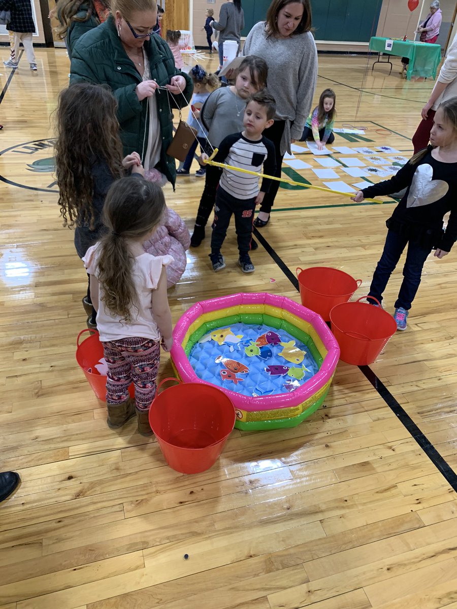 HowellTwpLOP's tweet photo. Thank you PTO for an incredible Game Night! #RealFamilyFun #Unplug https://t.co/HKi20JZ1ta