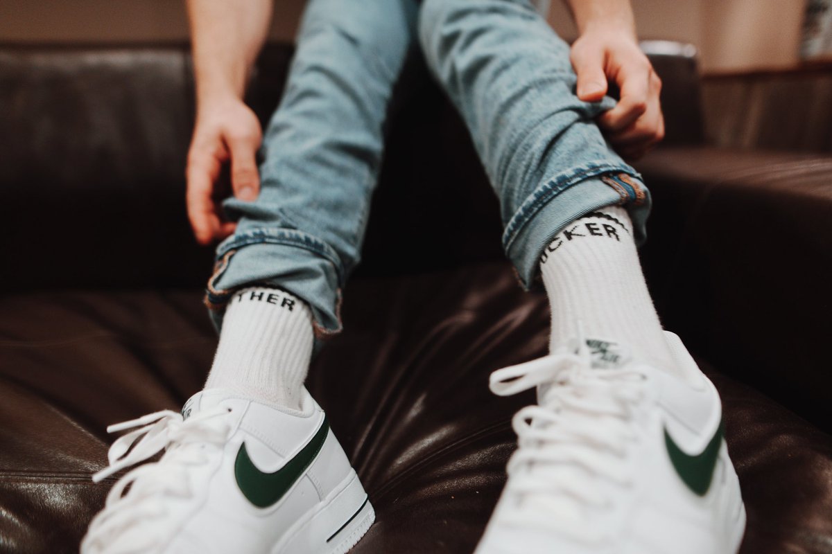 HoodieAllen's tweet photo. on the couch on the couch https://t.co/s6kpCqkhOz