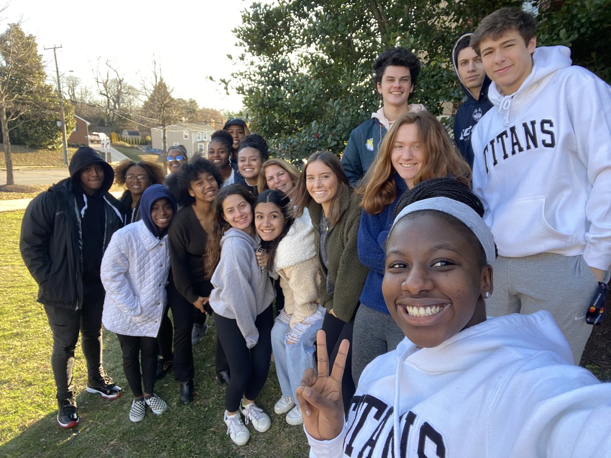 Selfie with a tree! Starting the new year clean! We love trees!💎🌲