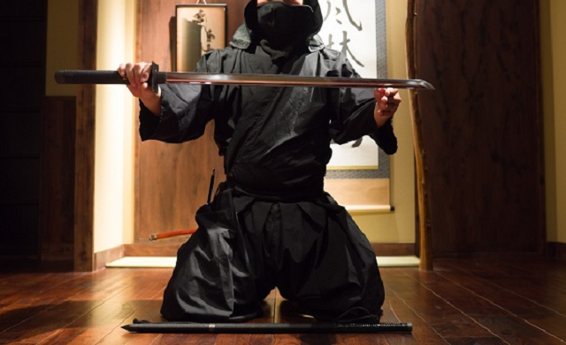 Travel21JPN's tweet photo. 【Japanese ninja group wants to hire new member】
"Yes, you could quit your current job and become a professional ninja instead."
 [Travel Japan: Guide 115 (Ⅰ)]
#Ninja #Iga #Hattorikun #伊賀忍者 #忍者

《Web》https://t.co/vyfjOM1Uy5 https://t.co/yU0IbEGIVj