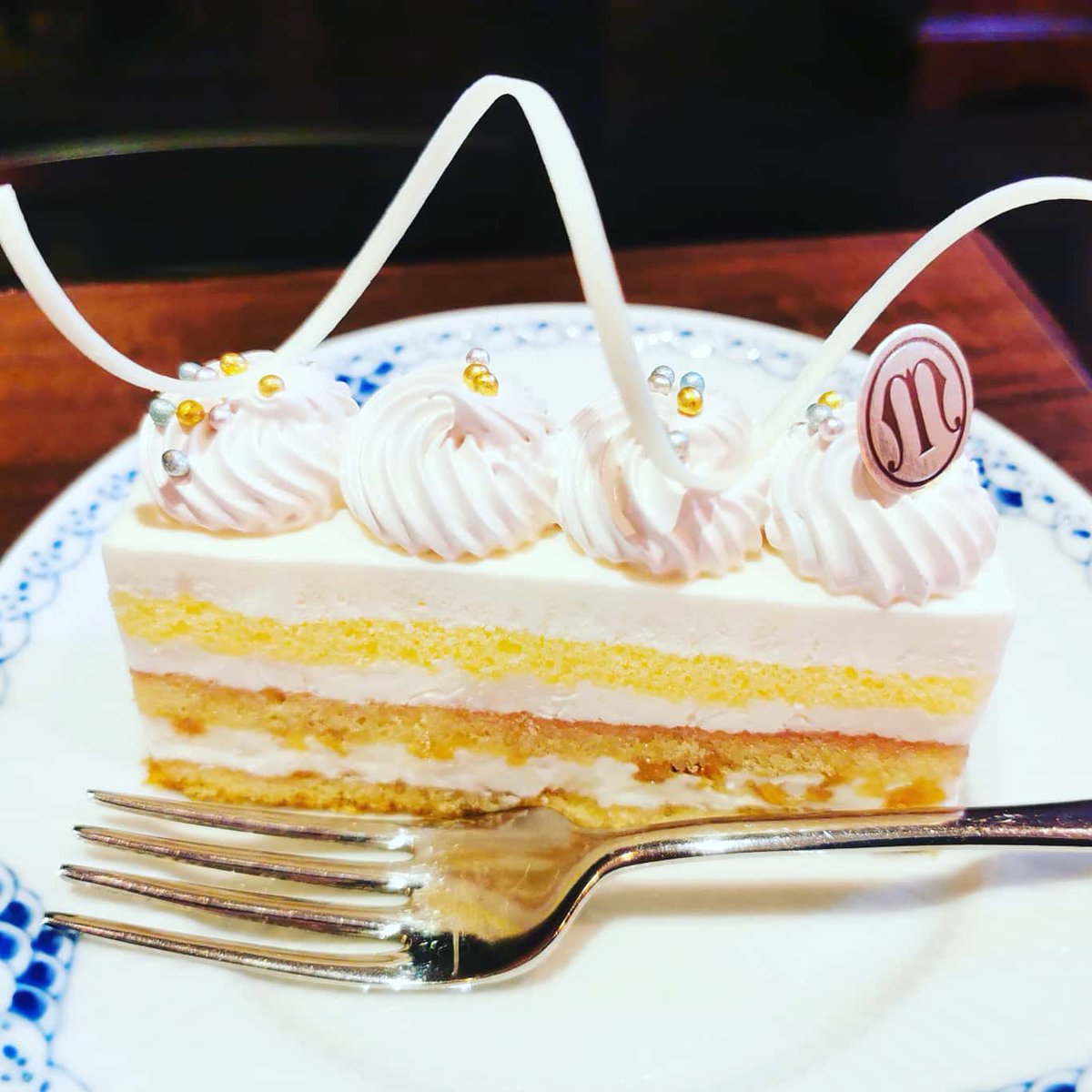 メロンパン王子 京浜東北線の大森駅で降りてぶらり 東京 大田区のジャーマン通り ル ガリュウm でケーキとホットコーヒー アルモニ マンダリン カルダモン Cheese Cake ガリュウブレンド ２ｆが カフェになっています