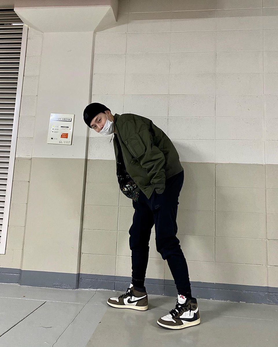 ถ้าบอกว่าพี่น้องกันก็เชื่อนะ ไทป์เดียวกันขนาดนี้ ไลฟ์สไตล์ก็ได้อยู่ ทำเพลง เล่นเกมส์ เพื่อนเยอะ บ้านรวย