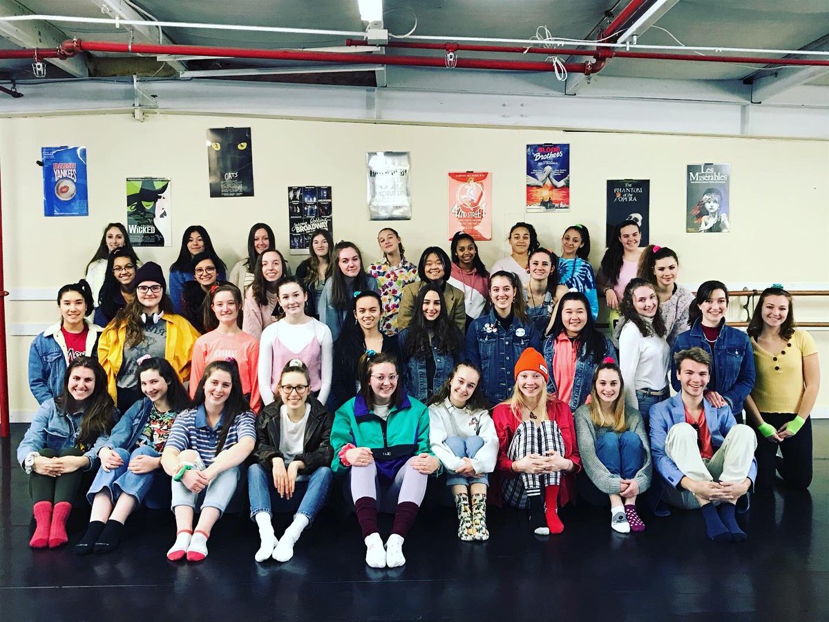 SB_DanceTeam's tweet image. Dressing up for our weekend competition has us throwing it back to the 80’s! 
#dancecompetition #teambonding #secondcompetition 
#neon #legwarmers #highwaisteddenim #welookgood