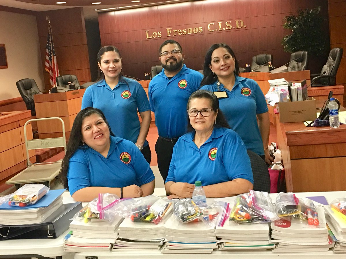 MarthaHinojos14's tweet photo. Students First! We had an amazing day with school supplies distribution at LFCISD!
@ESC1MigrantEd
@DeniseAnaya11
@gaviladz
#StudentsFirst
#ExcellenceMEP
#MEPTeamwork
#MEPBlessed https://t.co/VvHS31jYso