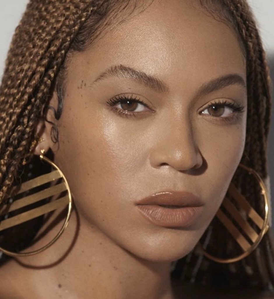 kellyshami's tweet photo. Custom hoops worn by @Beyonce by @shami__official for #adidasxivypark @adidas @WeAreIvyPark https://t.co/y1P92EbTNN