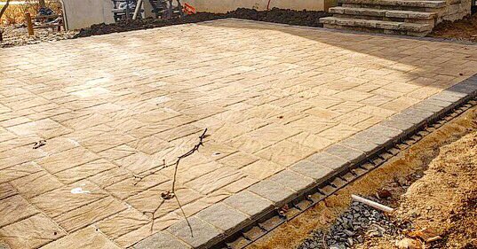 EGRLandscape's tweet photo. Hello all, pretty chilly out this week! Here are a collection of photos of an amazing outdoor area we completed, with warm toned stones. #landscape #design #hardscape #home #garden #yard #outdoor #living #stone #masonry https://t.co/UtnGdegGs8