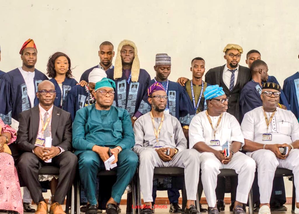 #LifeOfAnExtrovert 🔋 tweet media