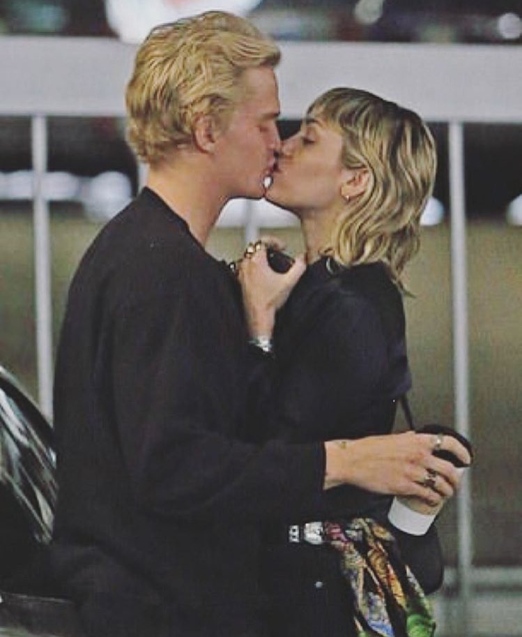 SmilerThing's tweet image. I LOVE THEM 😍 @MileyCyrus @CodySimpson