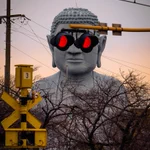 【サングラスだと..?】写真映えするファンキーな大仏が話題に
