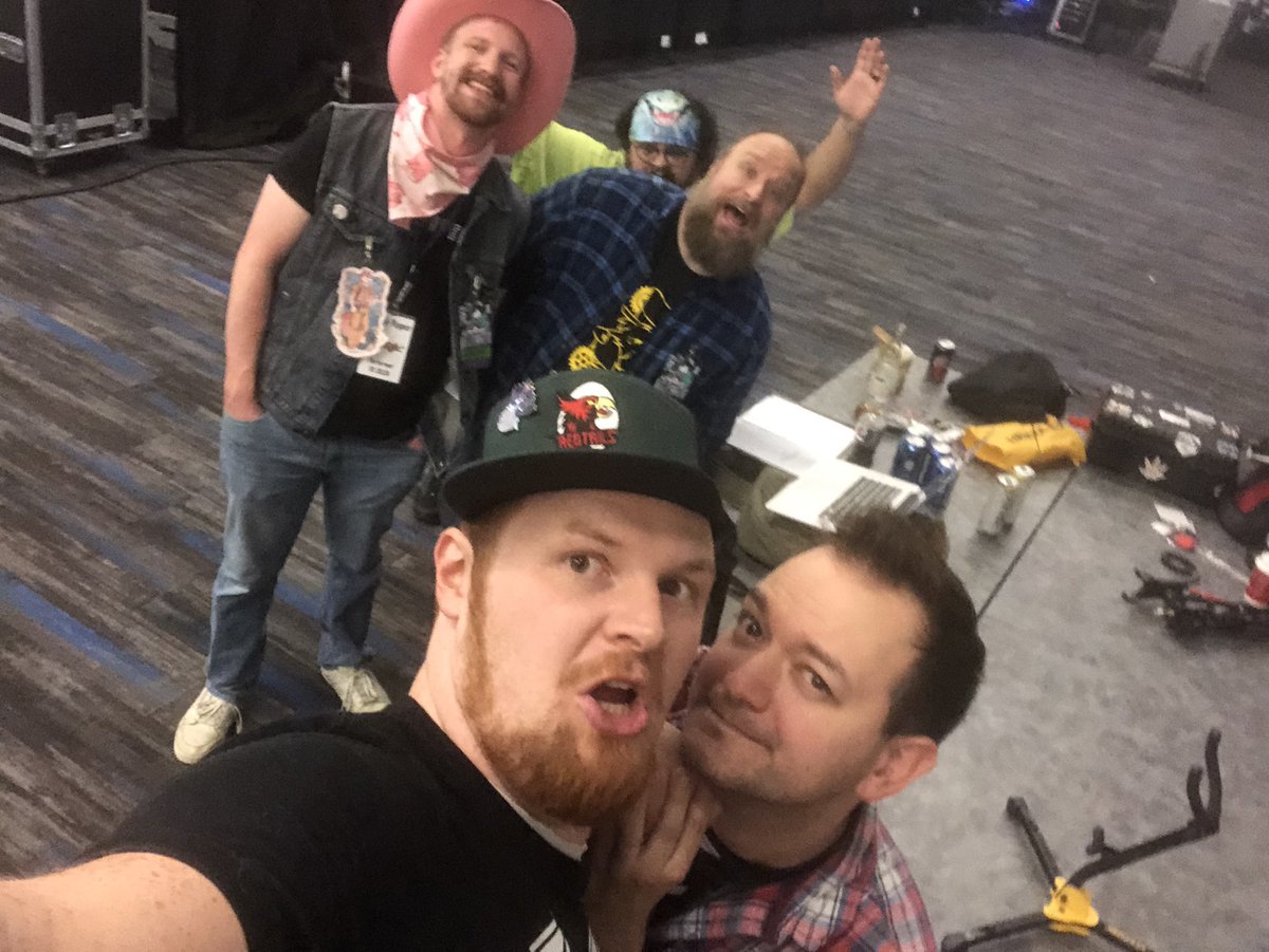 PepperCoyote🇺🇸☭ tweet media