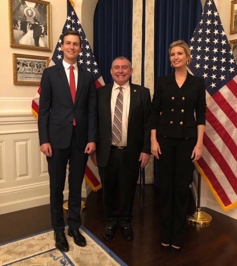 4NextGenofUSA's tweet photo. @ShimonPro BREAKING Jared and Ivanka want Lev to talk. #TrumpCrimeFamilyForPrison #TrumpCrimeCartel #EveryoneWasInTheLoop #JaredKnew #IvankaKnew #TrumpKnew #PenceKnew #BoltonKnew #PompeoKnew #NunesKnew #BarrKnew #PerryKnew #TrumpImpeached https://t.co/cO5ZUHfokv