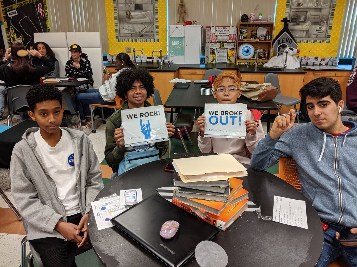 Updegraff_ERHS's tweet photo. Astro Ss putting what they learned about the H-R Diagram to the test with a #BREAKOUT! @breakoutEDU #keslerscience #ERHStweets #ERHS #ERHSscience https://t.co/0VrsTNvKv2