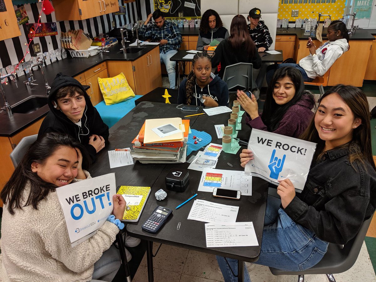 Updegraff_ERHS's tweet photo. Astro Ss putting what they learned about the H-R Diagram to the test with a #BREAKOUT! @breakoutEDU #keslerscience #ERHStweets #ERHS #ERHSscience https://t.co/0VrsTNvKv2