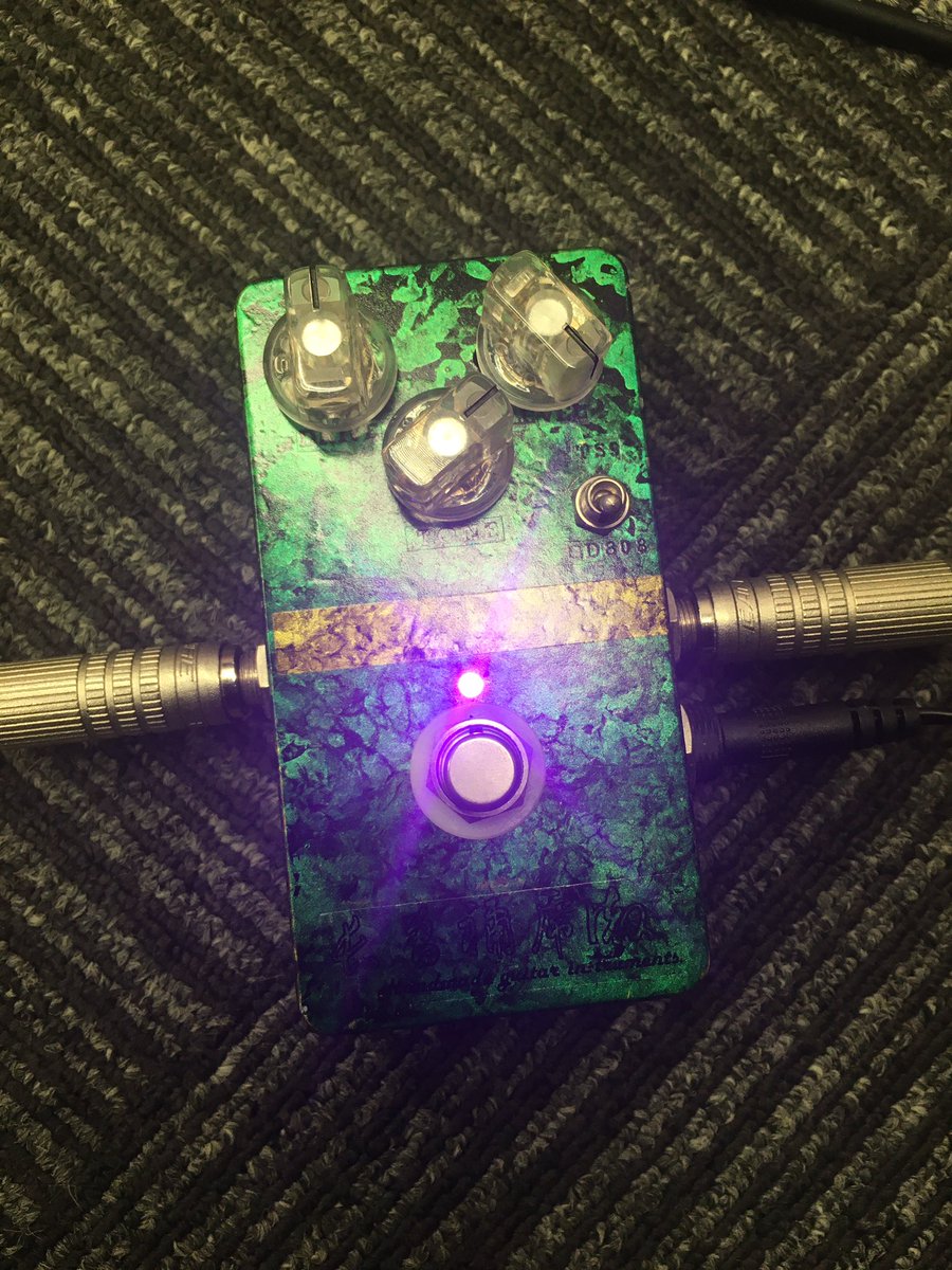 TakaominstreliX's tweet photo. 今日の一台♬
Ibanez TS9とMaxon OD808を一台にまとめたオリジナルエフェクター。
#WarmDrive https://t.co/bSnCi3Gvri