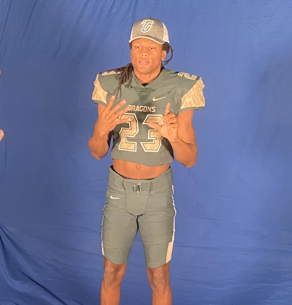 mar2hawn's tweet photo. 110% Committed ππ€π #GoDragons #PrimeTime #HardStepper https://t.co/0zeiBqidUE