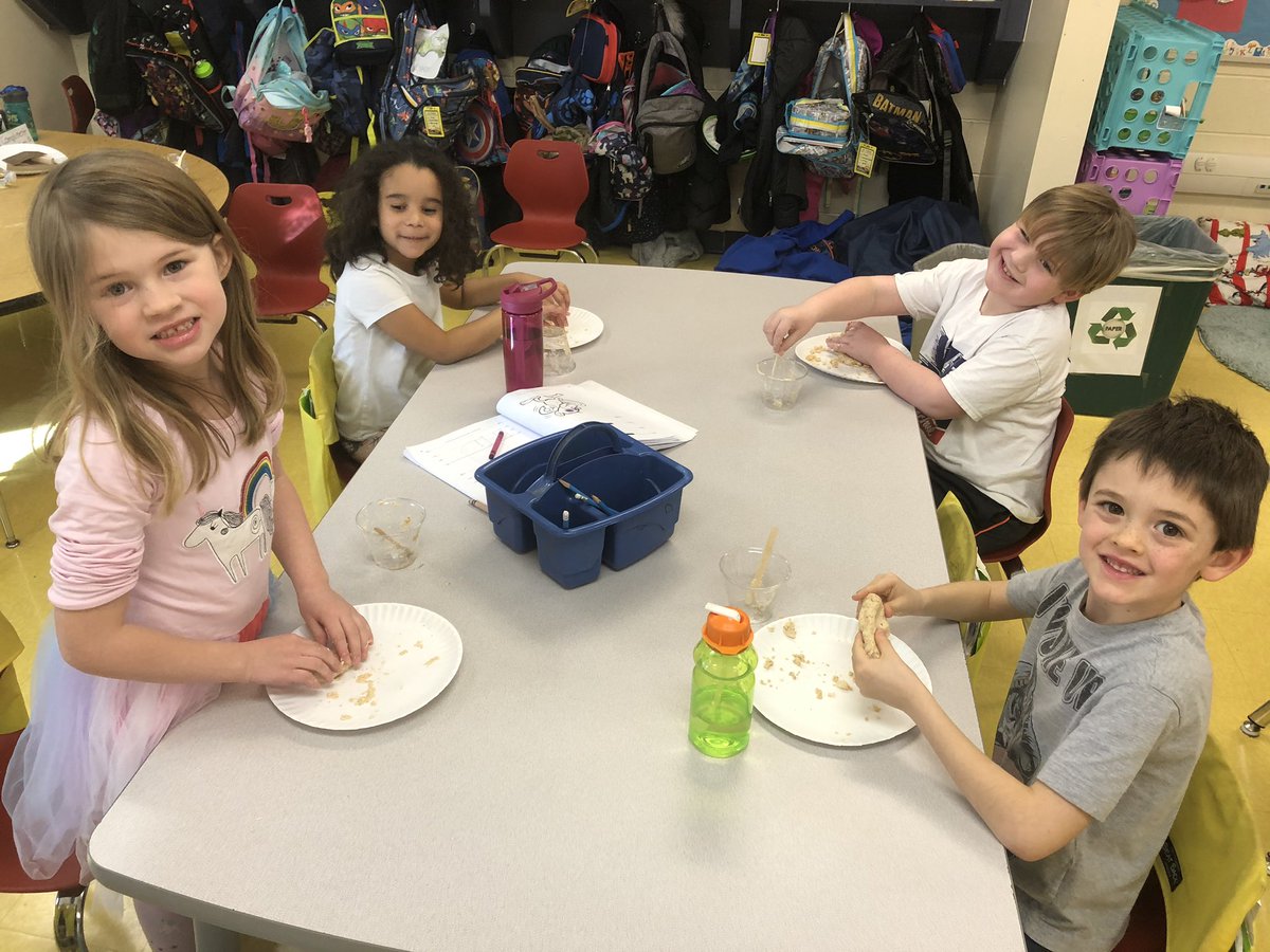 MrsMillerNPSD's tweet photo. Today in our unit exploring materials we learned how to make particleboard and plywood! #NPSDFDK #sciencerocks https://t.co/ZR7BLn4M0d
