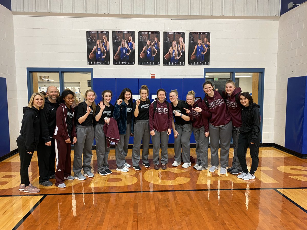 sissiesbball's tweet photo. 👀🔥👀 E Money, baaaaaaabbbbbyyyyy!!!! Congrats to our senior leader on her 1,500 career points!! 👀🔥👀 #sorrywemissed1000 #weloveyou #bigtimin #sisters #sissies #EFM @emily_vidal4 https://t.co/wX03n6hAvS