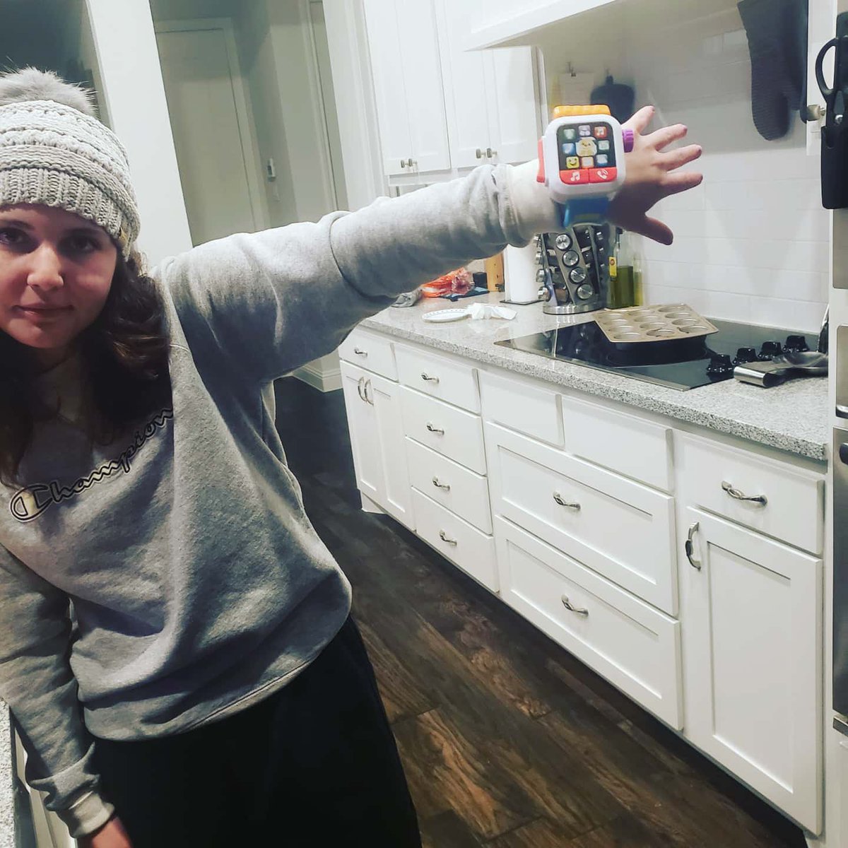 PattiScar6's tweet photo. @_jordanashlynne loving her new watch ❤🤣🎁🎉 https://t.co/CiOcwsRqWH