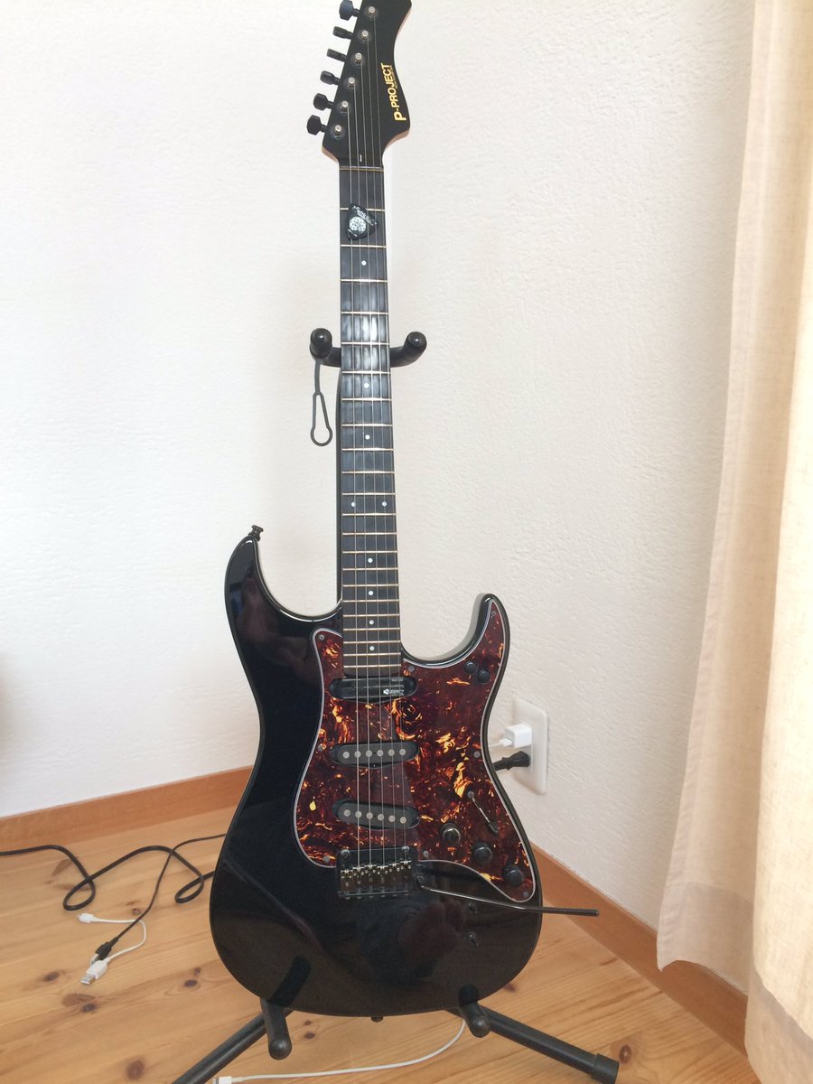 jun9182's tweet photo. TH4ピックガード交換完了(新潟の師匠、ありがとー♪)6弦が切れて無いけど(笑)(^。^)
#本田毅 https://t.co/5n9jwu8kdT