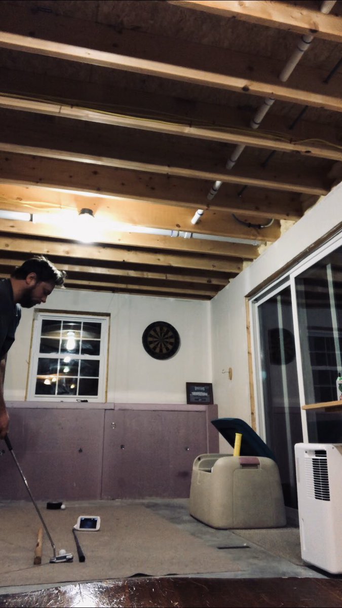 DanMyhreVT's tweet photo. When you are not a pro golfer, have two kids and in your basement because your wife just went to bed...
You set the baby monitor on the floor, pour a beer in said glass, use whatever you have laying around, and start putting. #EveryDayOff https://t.co/MXCvO7qr33