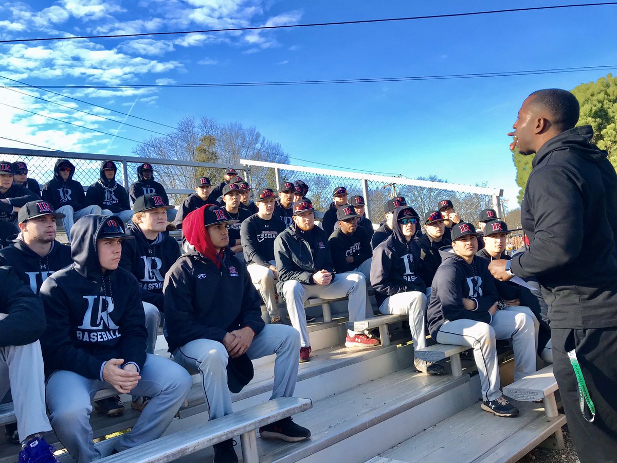 CoachRamirez7's tweet image. Great having Joeseph from @LRFCA out to the field to talk to the team and give a devotional today! @Baseball_LR 
#NextPitch⚾️ #LookForward🐻