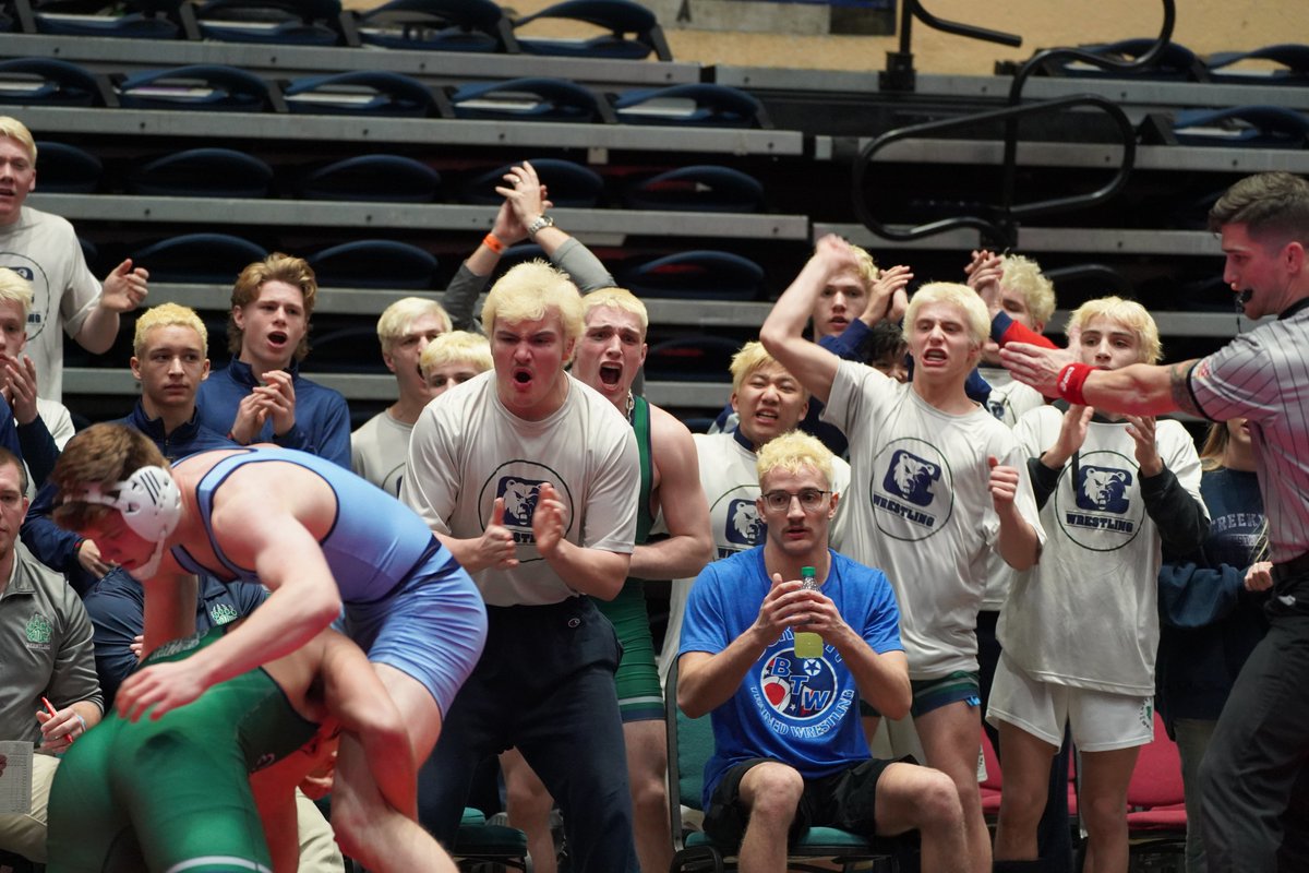 SeWrestle's tweet photo. The ups and downs of the @OfficialGHSA State Duals ... @grizzlygraplers looked like they had the win and then @WrestlingPope Andrew Barner got the reversal to get the win 4-2 and the dual win 28-26. https://t.co/7y6nypuaFD